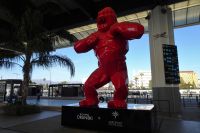 Tag 1 23.01.2024 Moderne Kunst am Flughafen, Gorilla von R.Orlinski