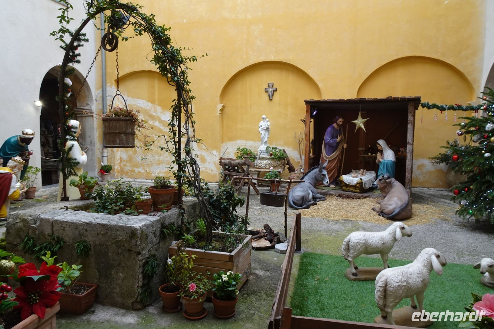 Tag 4 26.01.2024 Krippenausstellung im Kreuzgang des Klosters Cimiez 