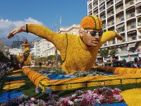Der Zitronen-Schwimmer in Menton