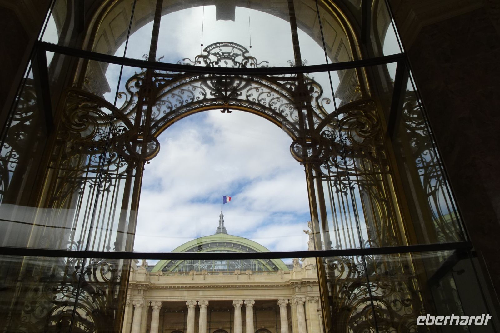 Tag 2, 29.03.2024 Stadtrundfahrt, Blick zum Grand Palais
