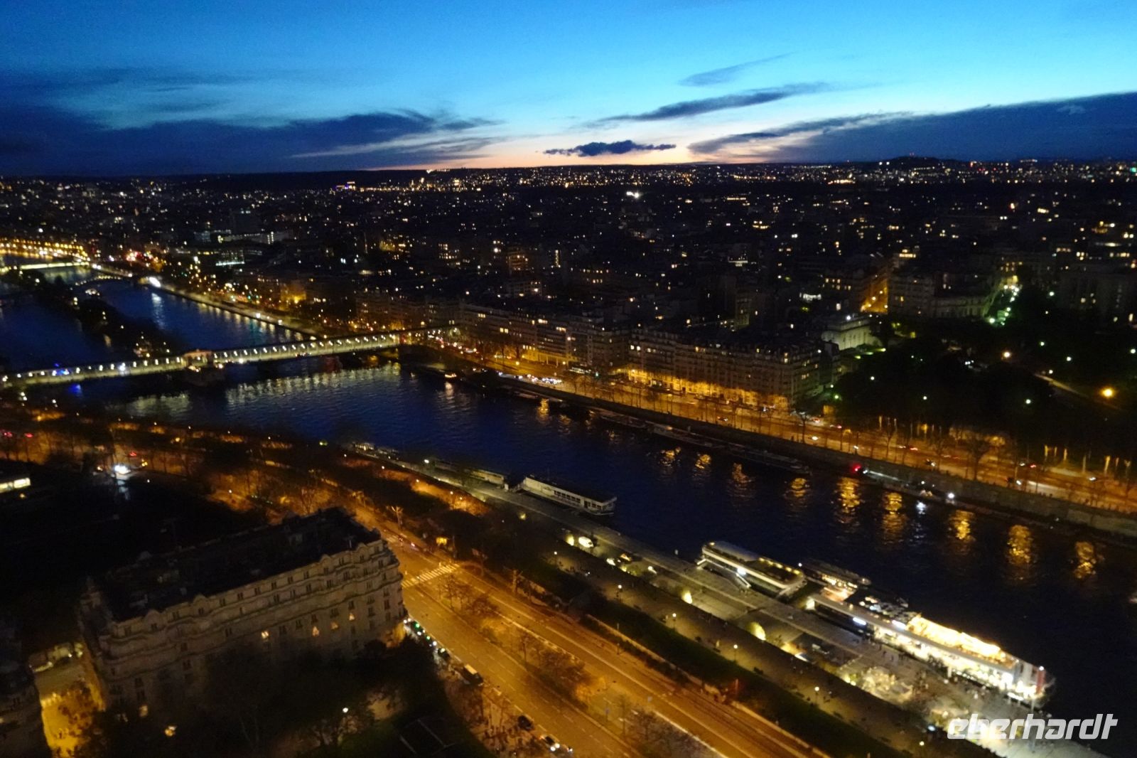 Tag 4 31.03.2024, von der zweiten Etage aus gesehen: Paris by night