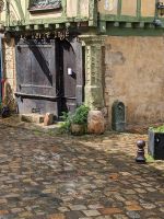 Ein weiteres Säulenhaus in Le Mans.jpg