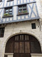 Schieferverkleidung des Fachwerks in La Rochelles Altstadt gegen den erodierenden Seewind.jpg