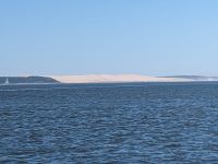 Die Dune du Pyla vom Wasser aus.jpg