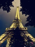 Eiffelturm bei Nacht