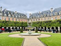 Place des Vosges im Marais-Viertel