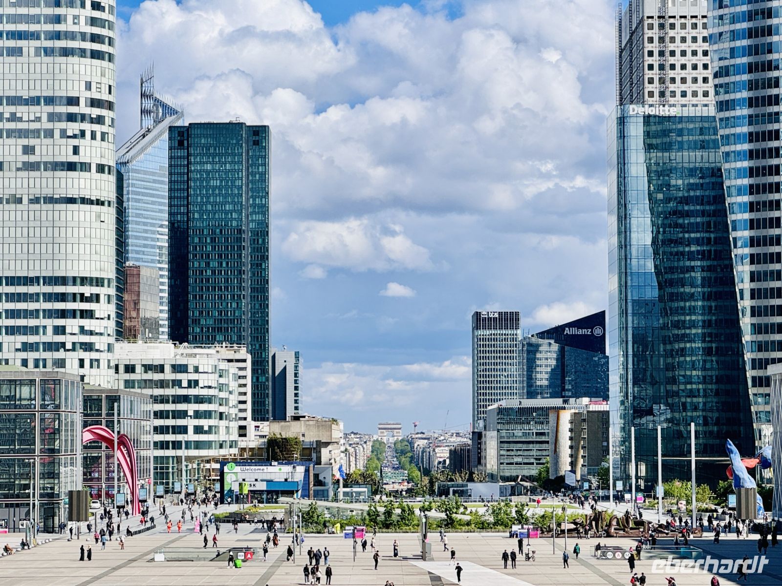 La Défense mit Blick zum Arc de Triomphe