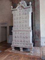 Château Chambord: Ofen aus Meißner Kacheln