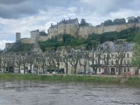 Chinon: Blick auf die Festung von der Viennebrücke aus gesehen