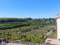 Villandry: Blick vom Chateau in die zauberhaften Gratenanlagen des Ziergartens