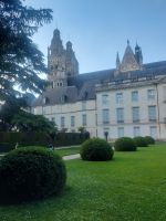 Tours: Blick aus dem Bischofsgarten auf den ehemaligen Bischofssitz