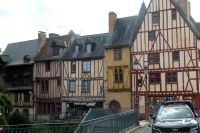 Häuserzeile in der Altstadt von Le Mans