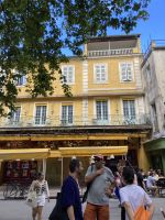 Le Café de la nuit Arles - bekannt durch Vincent van Gogh