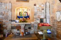 In der Krypta der Kirche von Stes.-Maries-de-Mer