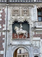 RADREISE LOIRE 3.-11.9.24: ....mit der Reiterstatue vun Ludwig XII.