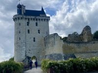 RADREISE LOIRE 3.-11.9.24: Der Eingang der Festung von Chinon