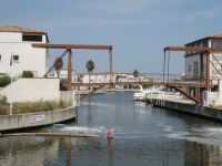 Eisenbahndrehbrücke in Aigues-Mortes