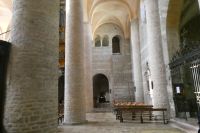 in der romanischen Kirche von Tournus