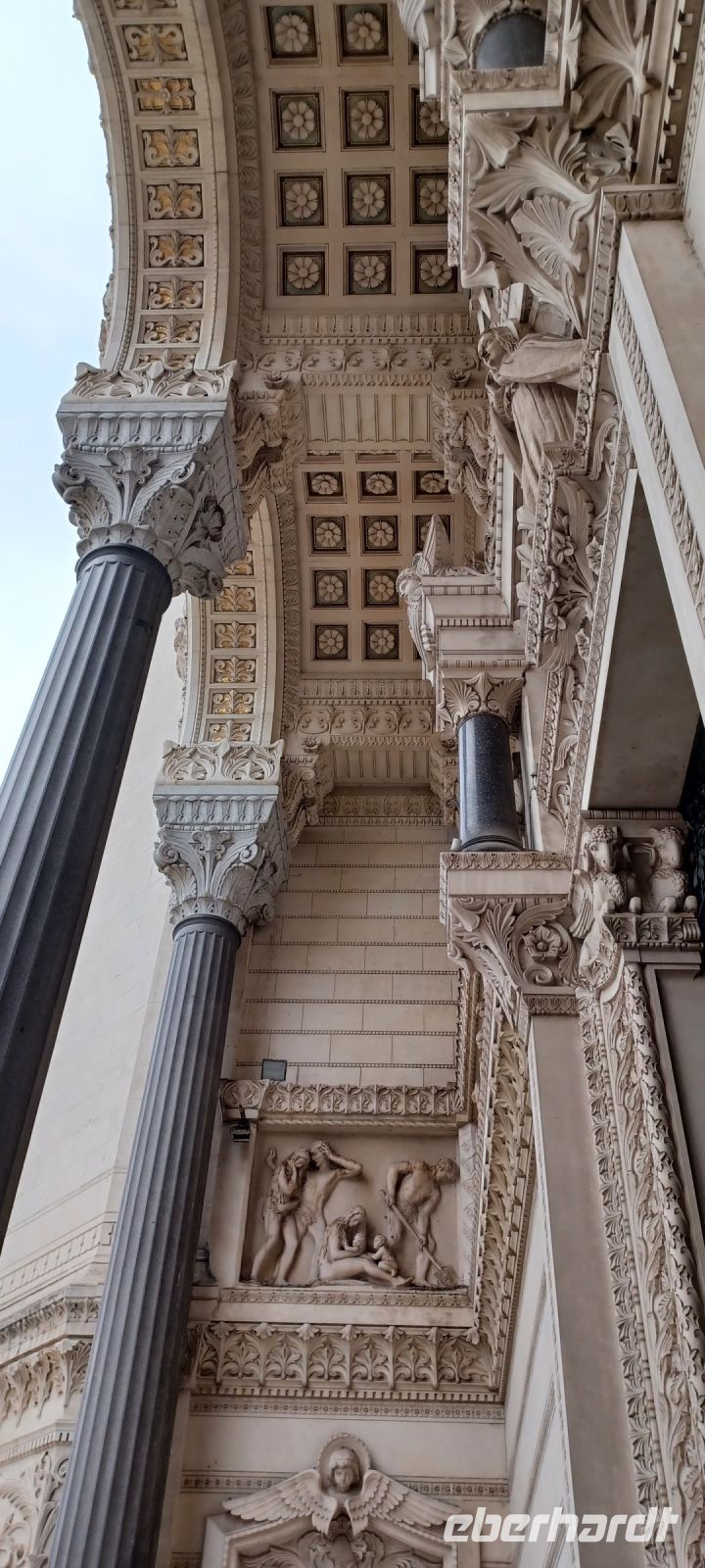 Dekor Eingangsportal von Notre-Dame 