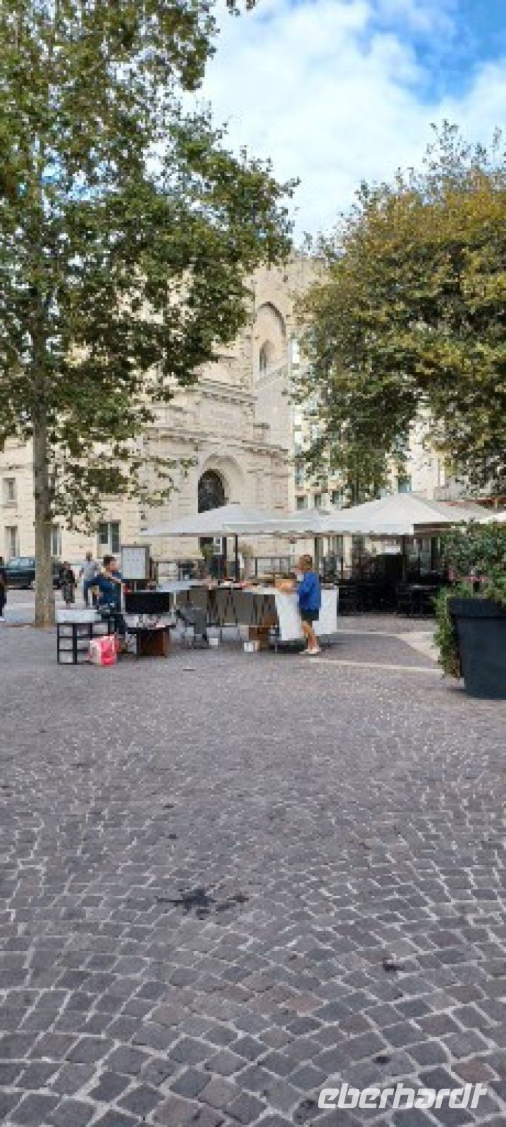 Avigon- vor dem Papstpalast -Platz Daniel Sorano