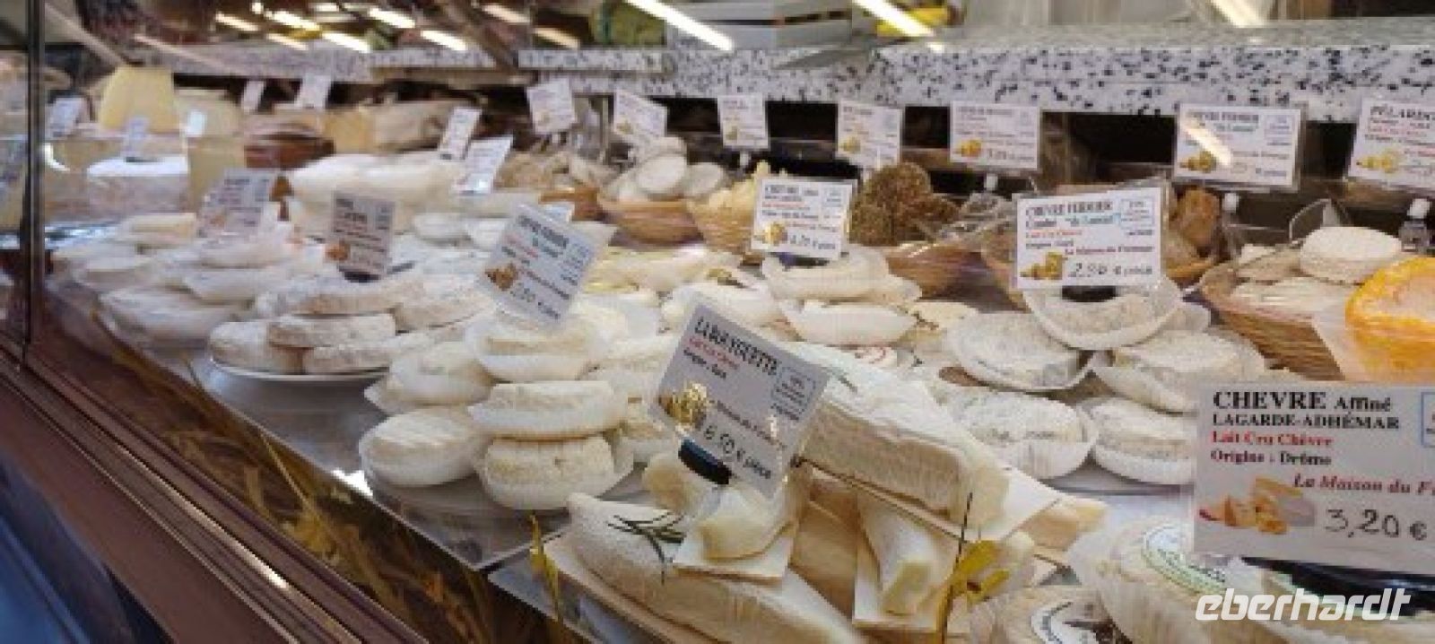 Markthalle - Kuhkäse, Schafskäse, Ziegenkäse