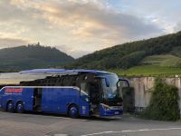 abends hinter dem Hotel