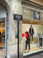 drei(!)sprachige Straßenschilder