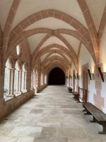 Burgund vom Feinsten - Im Kreuzgang des Klosters von Citeaux