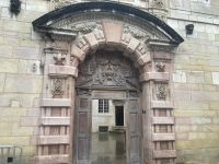 Burgund vom Feinsten - Portal eines Patrizierhauses in Dijon