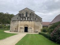 Burgund vom Feinsten - Die Abteikirche von Fontenay