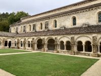 Burgund vom Feinsten - Der Kreuzgang von Fontenay