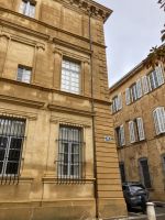 „Platz der 4 Delfine“