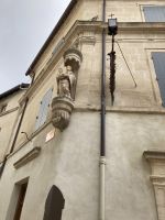 Madonna mit auffällig „erwachsenem“ Kind in Saint-Remy