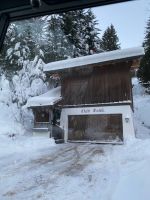 ein preiswertes Chalet – oder ein getarntes Betriebsgebäude?