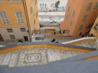 Treppenweg zum Strand von Menton