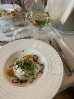 Wolfsbarsch-Ceviche mit Kokosmilch und knusprigem Fenchel