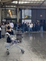 Bahnhofsstimmung vor dem Eingang