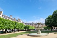 Tag 04 Spaziergang durchs Marais 02 Der schöne PLace des Vosges