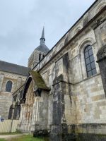 Radeise Loire vom 3.-11.5.25: Die romanische Kirche von St. Benoit