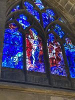 Radreise Loire vom 3.-11.5.25: Ein Kirchenfenster des berühmten Malers Marc Chagall