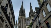 Blick auf die Kathedrale St.Corentin in Quimper