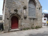 altes Portal der Hospitalkirche von Concarneau 