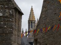 Blick auf Saint-Aubin durch die Gasse in Guérande