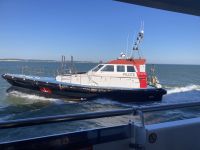 ….wie auf Hochsee kommt ein Lotse auf unser Schiff