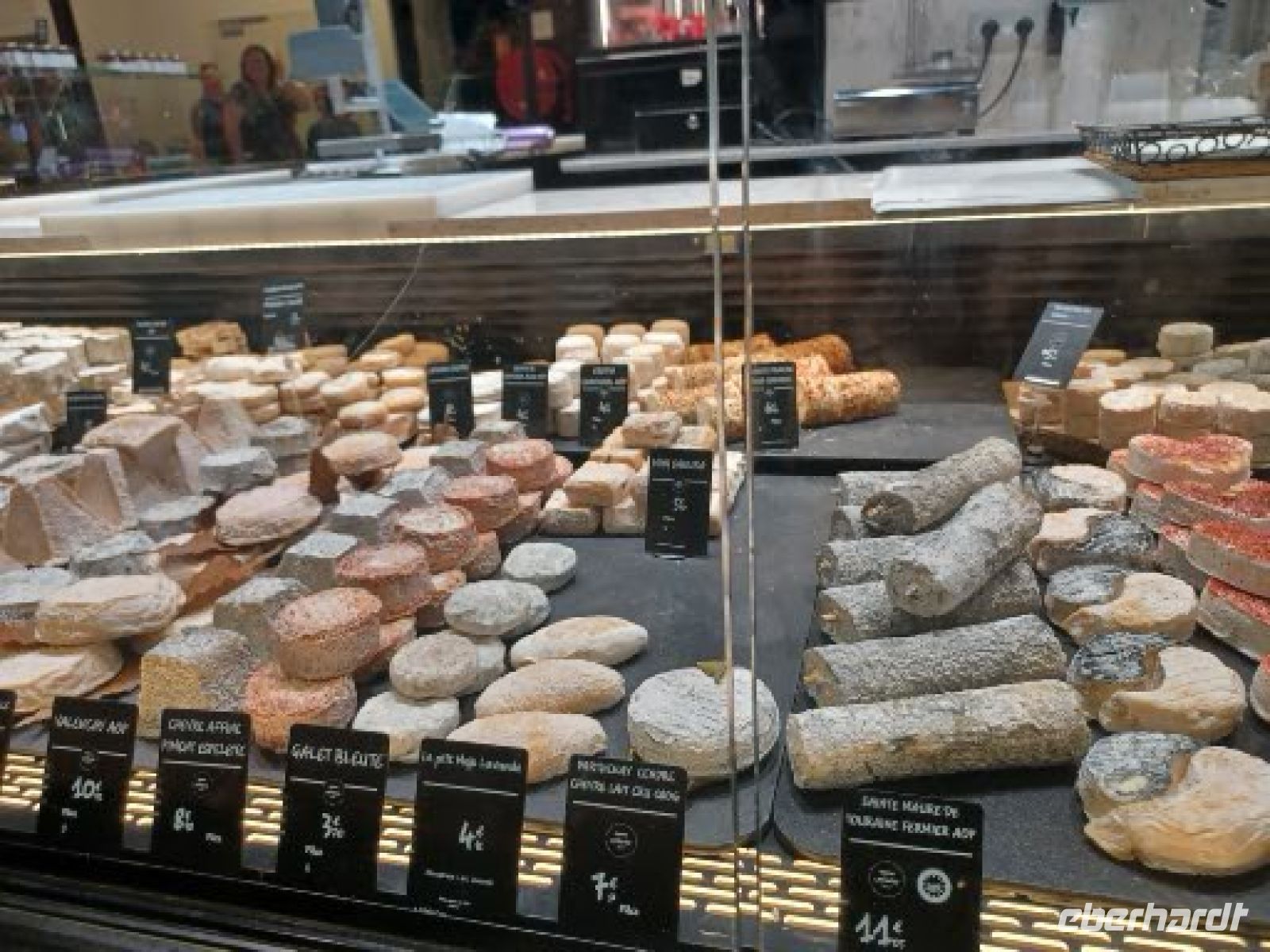 Lyon - Markthalle mit Käseauslagen