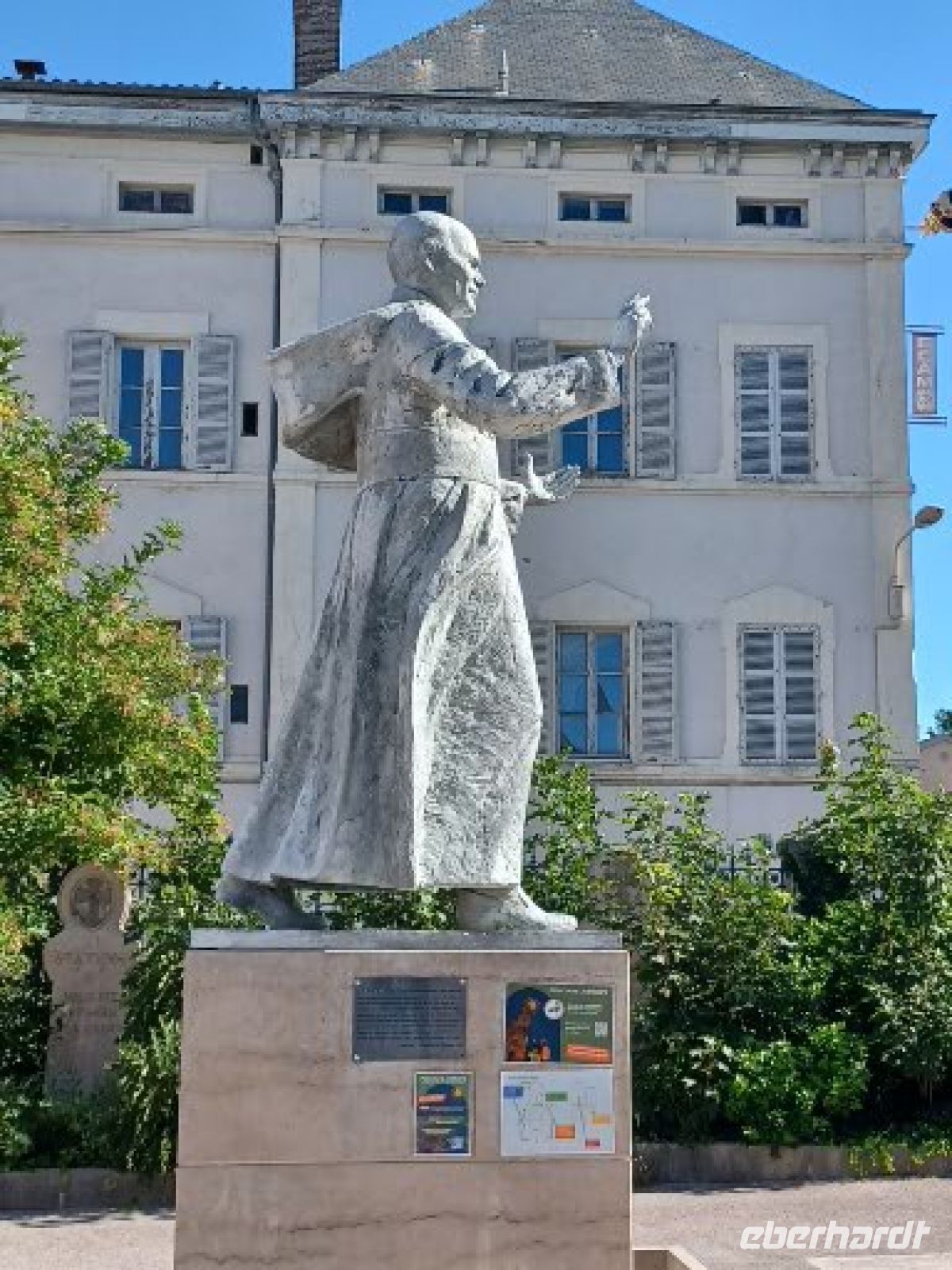 Papststatue auf dem Hügel Fourvière