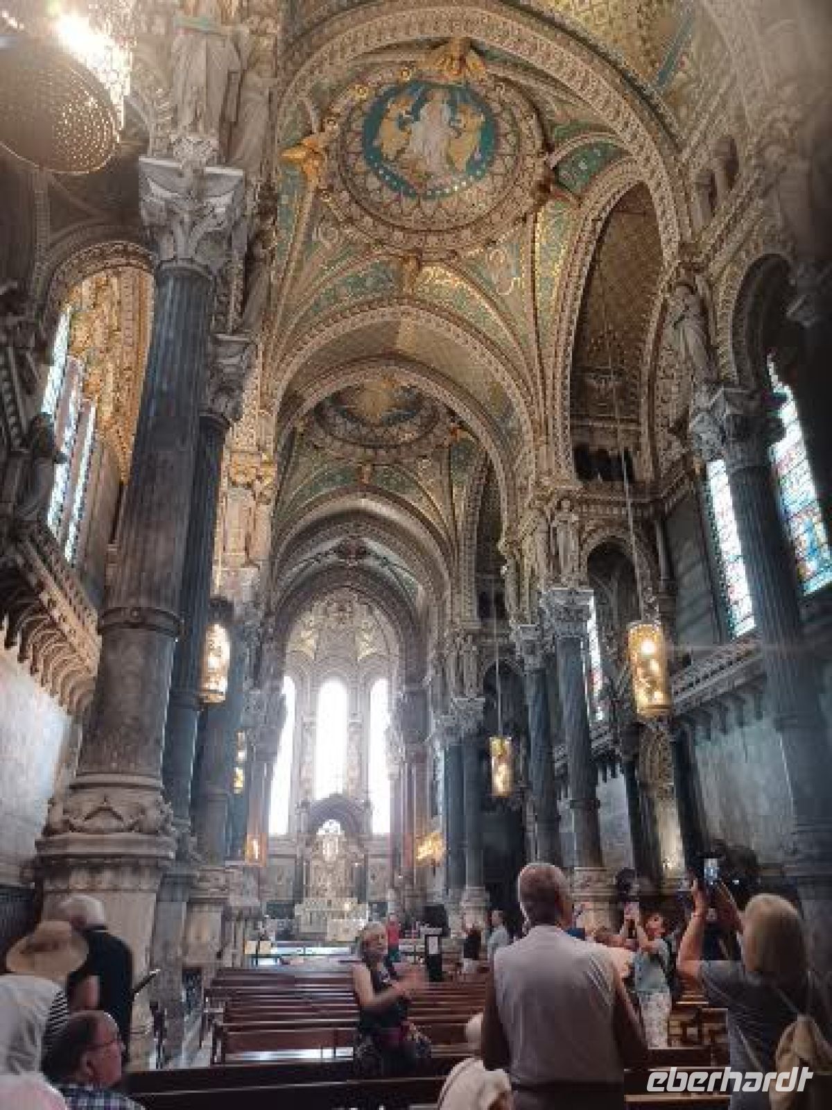 Lyon  -Notre-Dame-Innenraum