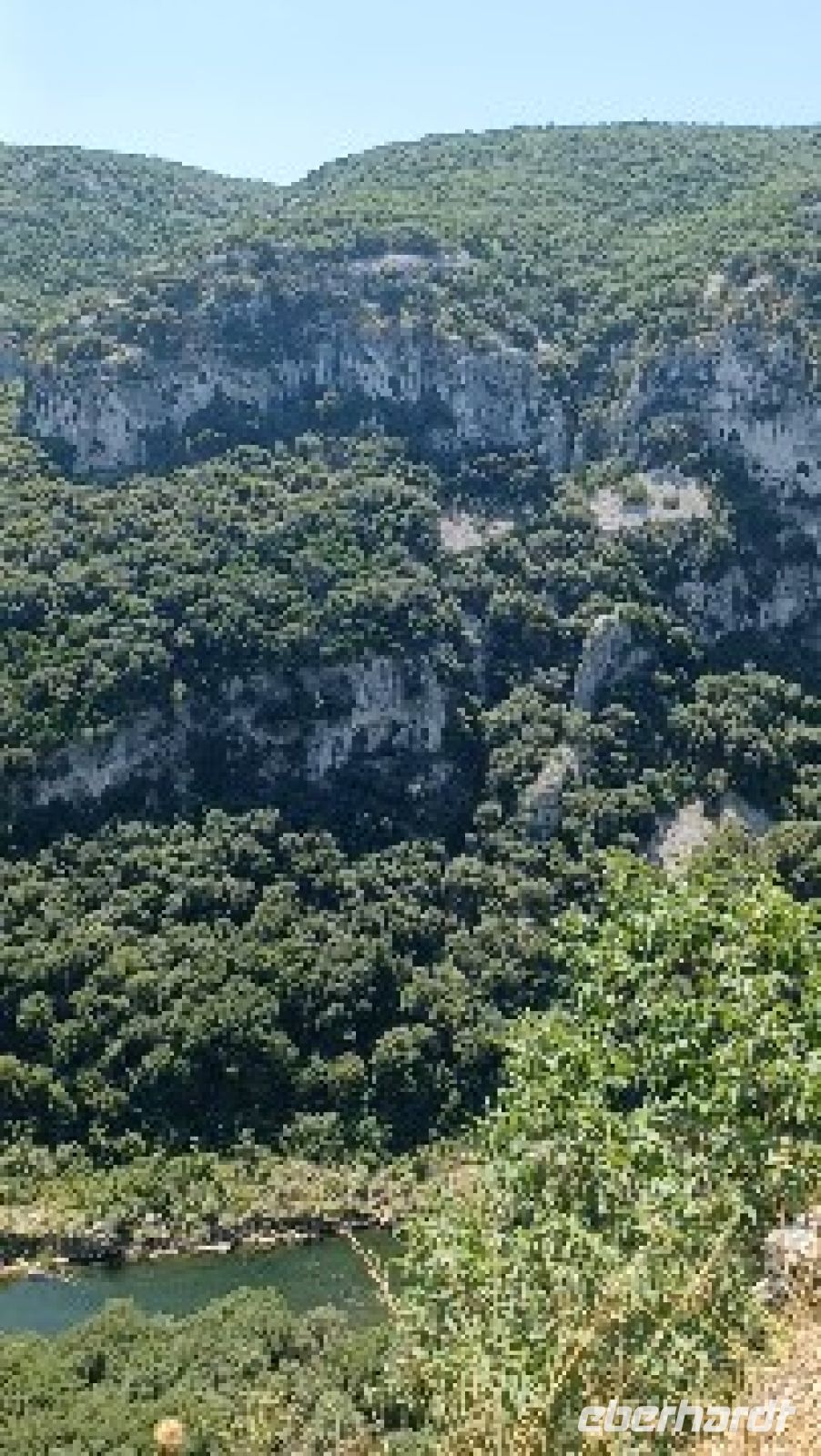 Ardèchemassiv besteht aus Kalkstein