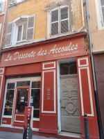 Arles - Erd-u. Sonnenfarben prägen die Häuseranstriche