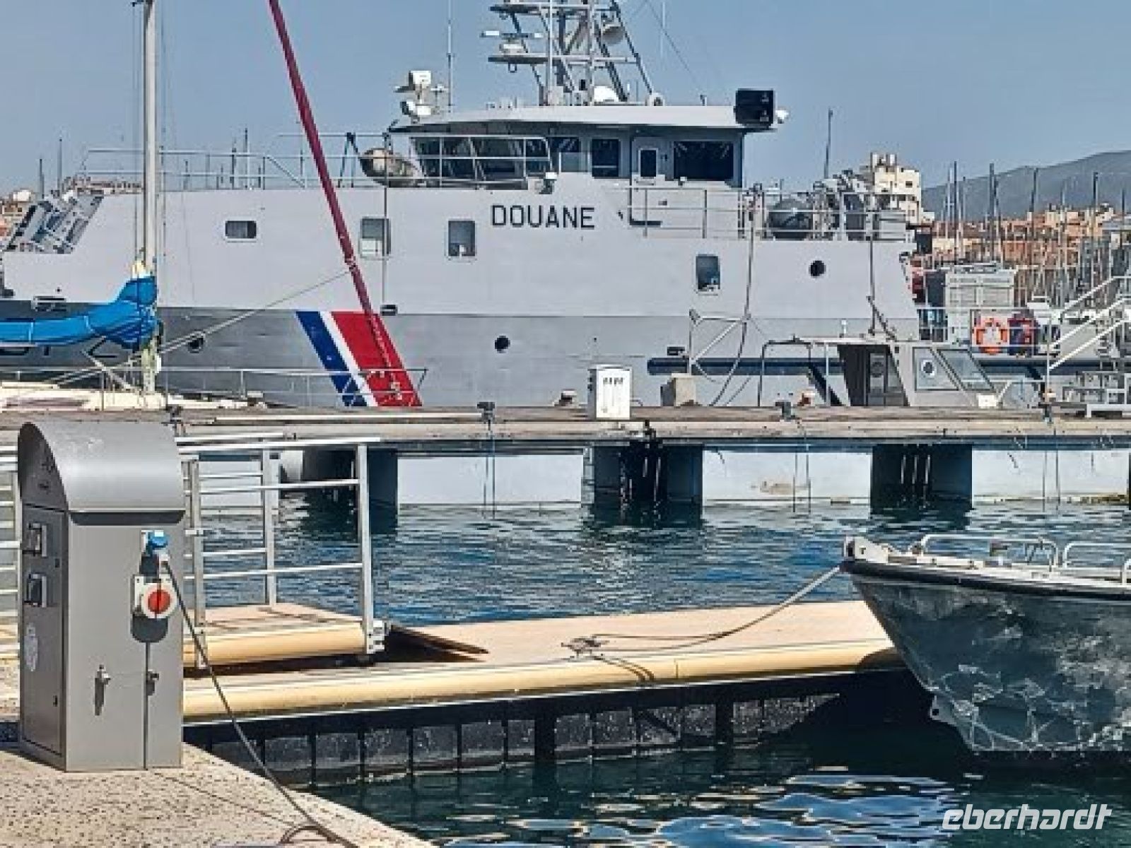 Marseille -Yachthafen mit Zollboot